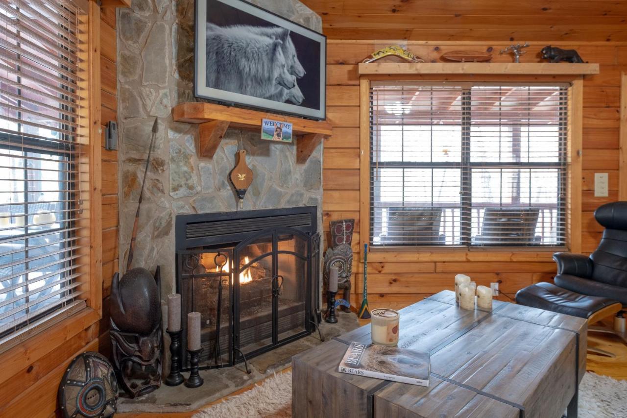 Villa Three Dog Night - Pet-Friendly Cabin With Hot Tub à Blue Ridge Extérieur photo